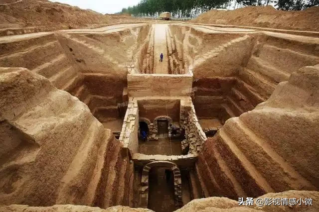 所以凤胆是安全的另一边,圣地的蛇神遇到了第三个头疼的问题,神奇的