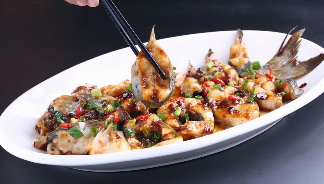 俗语“鱼不蒜、牛不韭、肉不姜”，原来是这个意思，别想错了