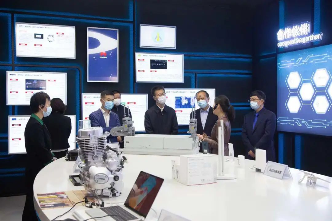 校企合作求共赢，产教融合谋发展