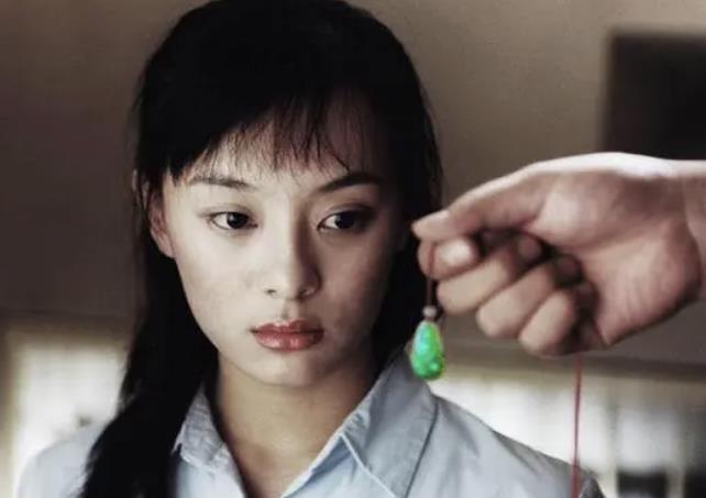 19年前，孙俪资助了“白眼狼”向海清，但她从未想过，会走到今天