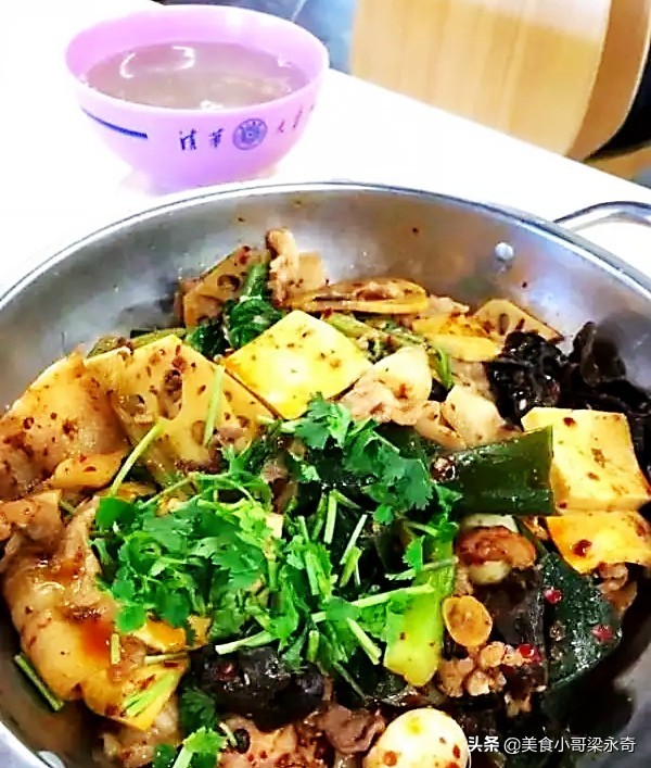 清华大学到底有多牛？看一下食堂就知道了，网友：饭菜堪比自助餐