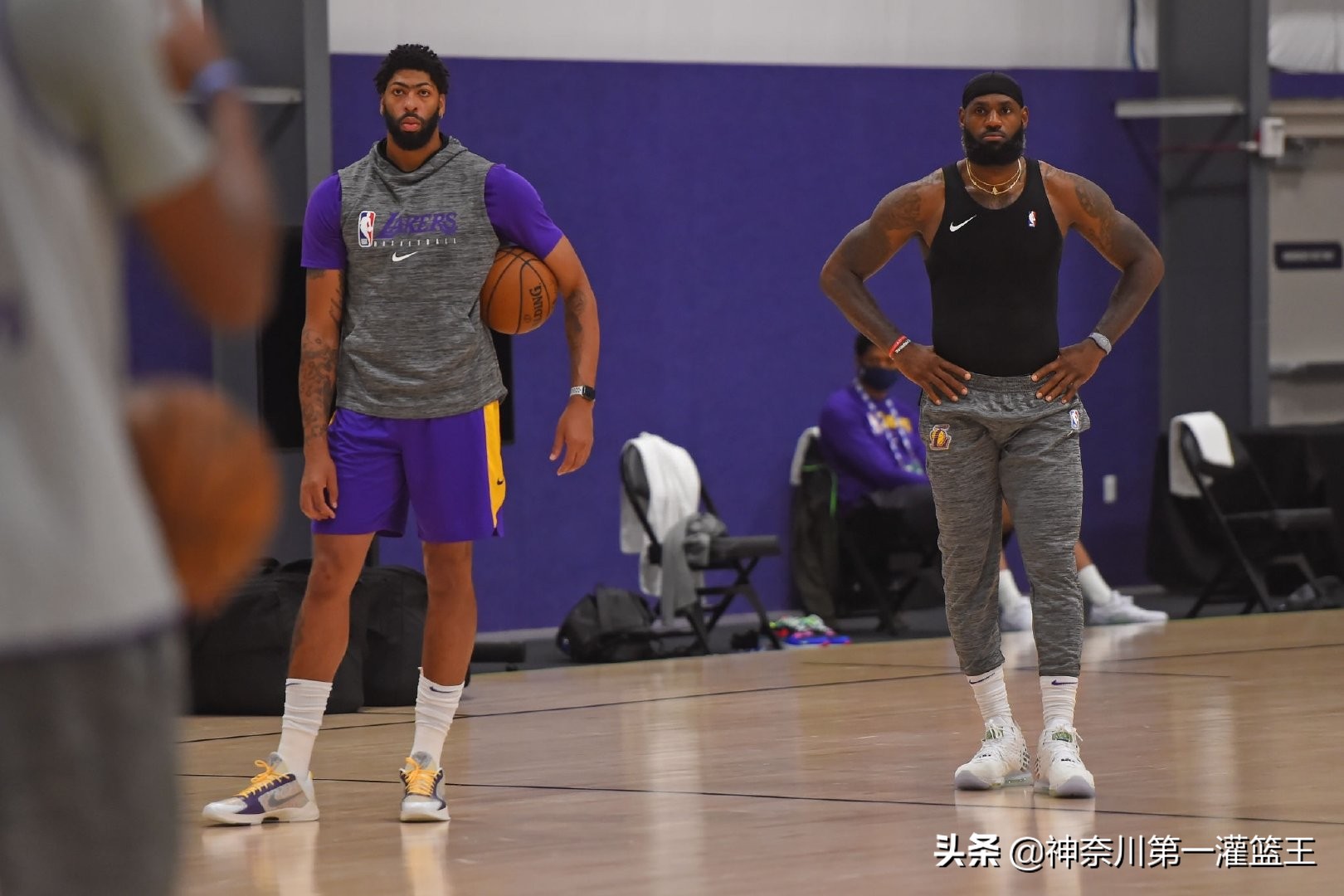 nba浓眉为什么不打(整天直播打游戏，浓眉为何很少像詹姆斯一样发布训练视频？)