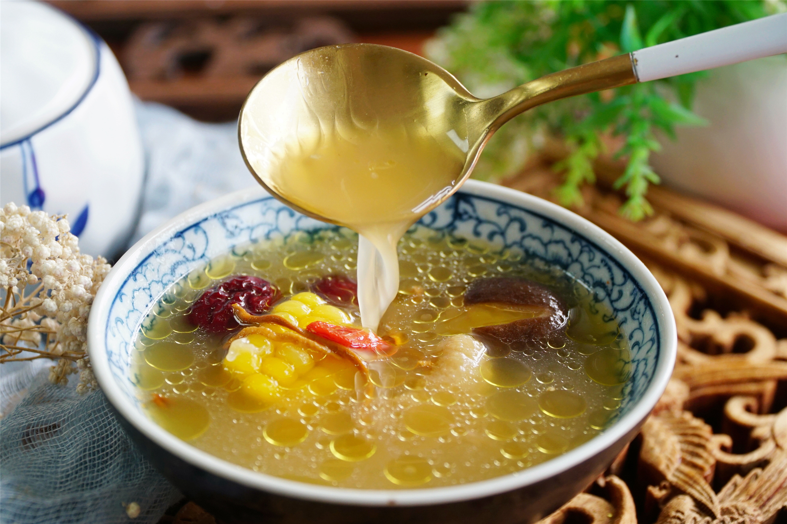 燉雞湯,燉雞湯怎么燉好吃又好喝