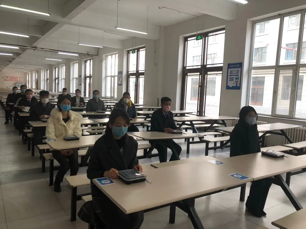 硬核“备战”开学 || 哈铁建学校举行疫情防控演练