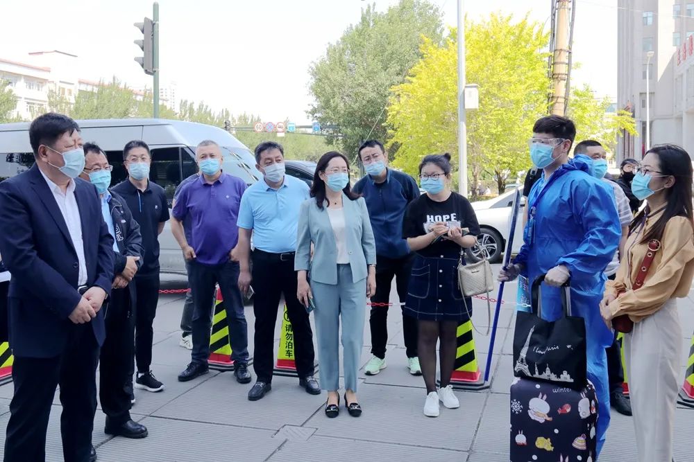 温暖回家路 情真扣人心！我校首批学子平安返校！