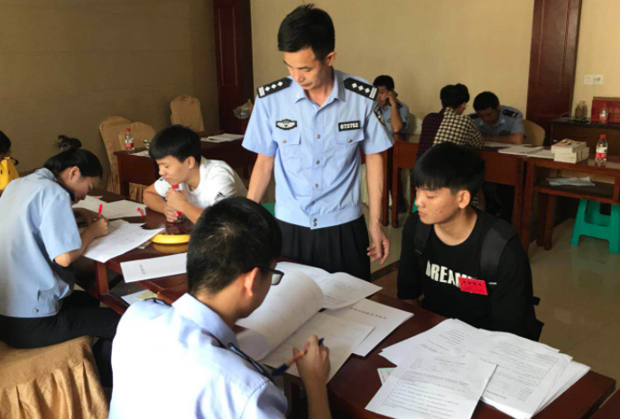 2022年参军政策有调整，这几类学生将不能当兵，学生报考前先自查