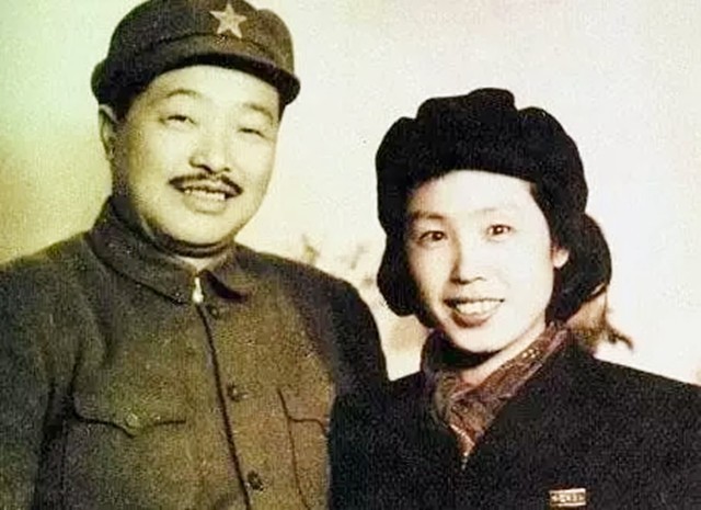 49年新中国成立后，十大元帅夫人担任什么职务，1955年有几人授衔