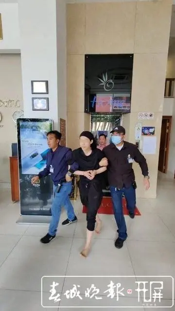 大学女教授与丈夫在自家屋内死亡多日,疑凶竟是其子!警方通报……