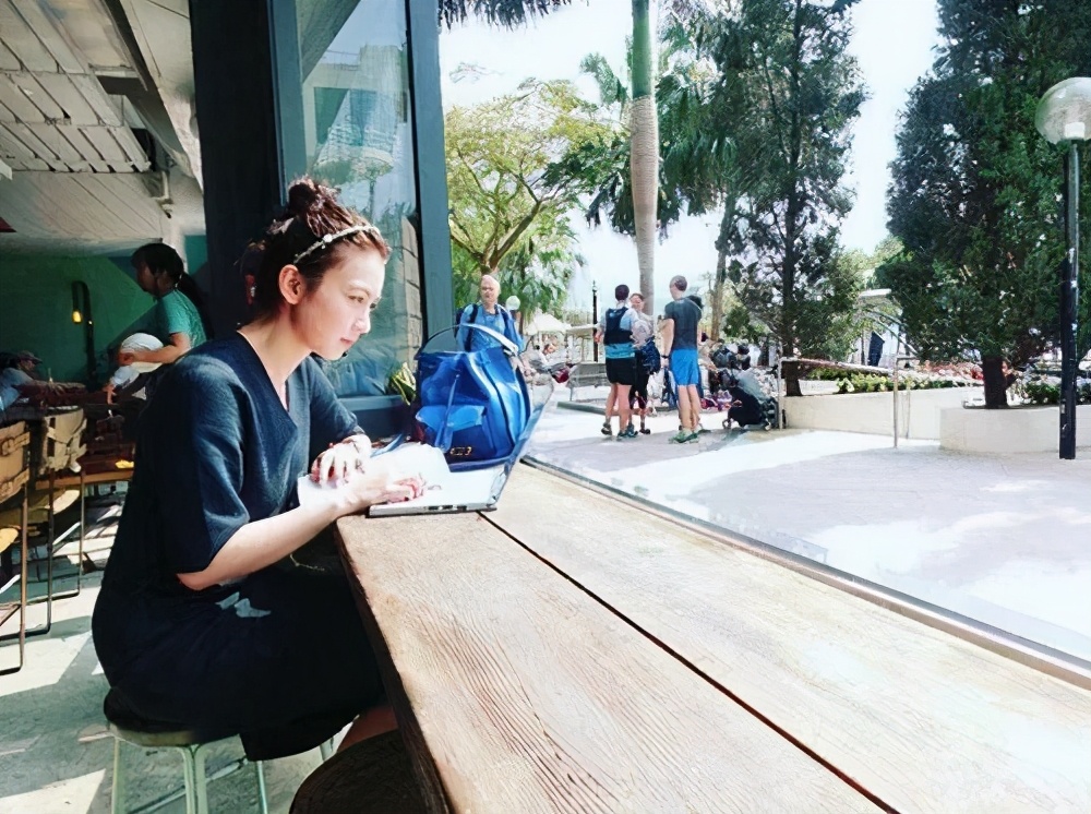 TVB的7位冷门女神，个个风华绝代，人生却大不相同