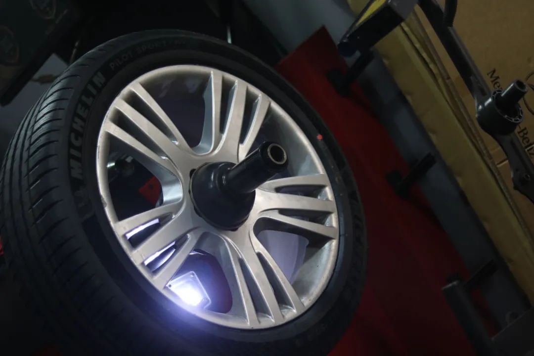 怪兽修车：翻新一辆15年奔驰GLK260，最终满血复活变新车