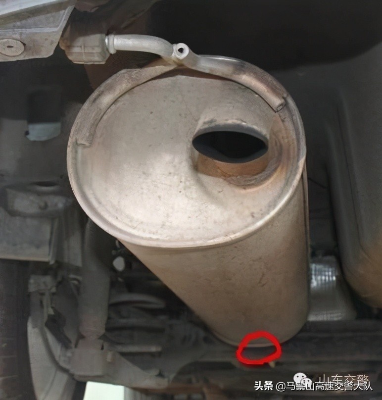 汽车排气管滴水，是车子出毛病了！？90%的司机不清楚……