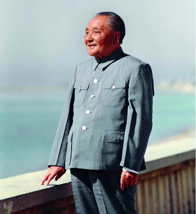 1977年，邓小平原计划准备一年再恢复高考，后来为何改变主意了？