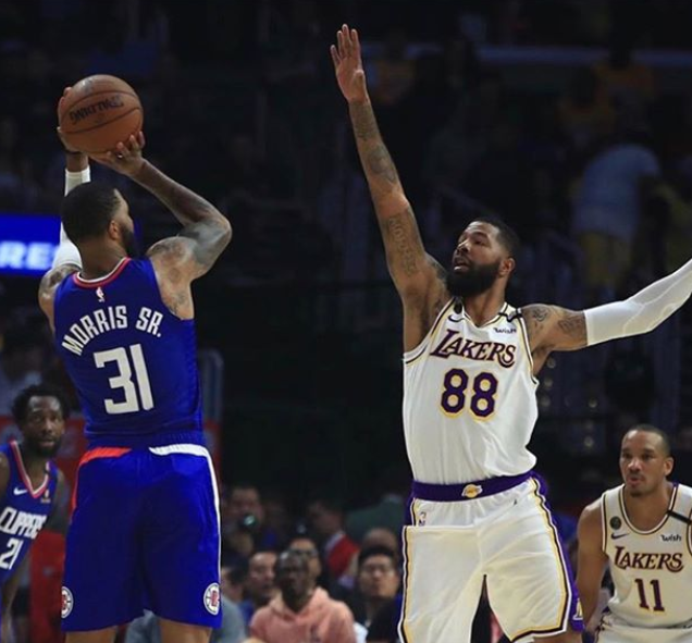 nba为什么打球不会直接对位(同室操戈？分辨莫里斯技巧，避免眼神接触，为赢球会不会下黑肘？)