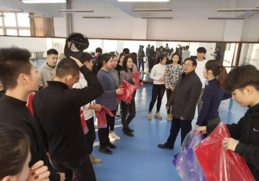 大学生迎来坏消息，2022年或将全面实施，顺利毕业似乎变难了