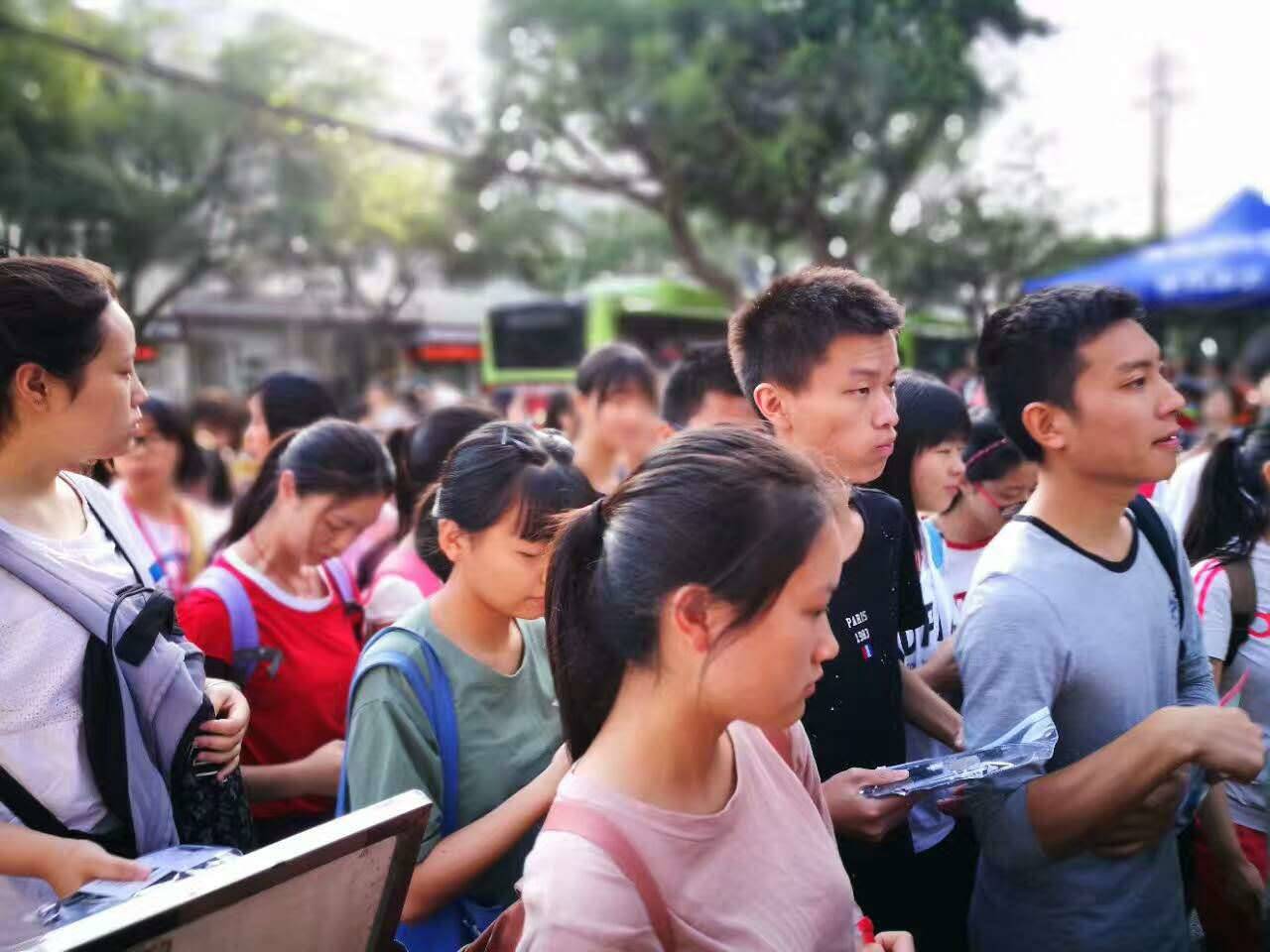 高考预测：今年考生普遍估分高，高考分数线将会上涨？