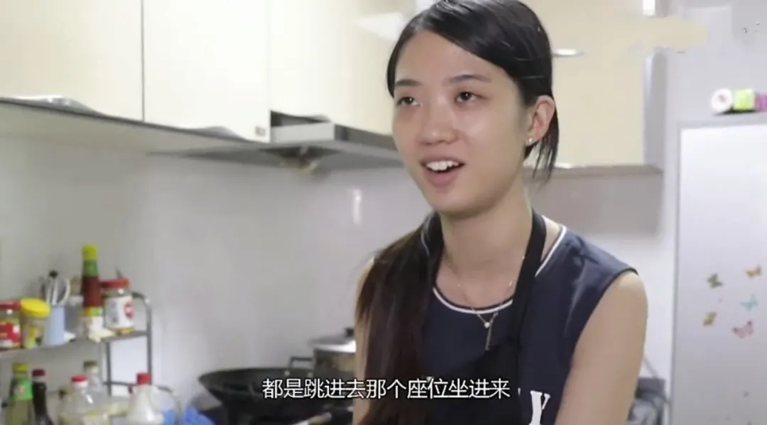 苏炳添百米封神后，“添嫂”曝光，从校服到婚纱的爱情太甜了