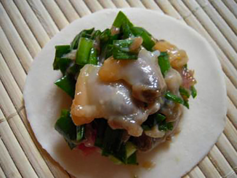 黄蚬子包饺子和什么搭配好(“饺子”是一道传统美食，现括的花蚬子肉包饺子，更上一层楼)