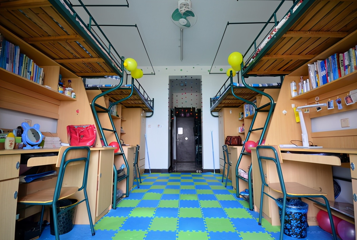 同样是大学宿舍，清北和哈佛、耶鲁不在同档次，过来人：我去清华