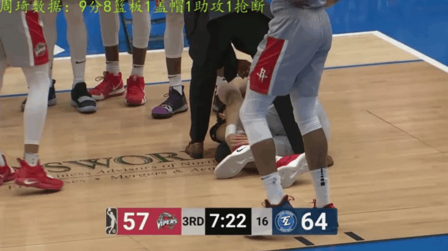 老梁易建联为什么离开nba(刚打没几天又受伤！脆弱的小身板啊，周琦真的能适应NBA么？)