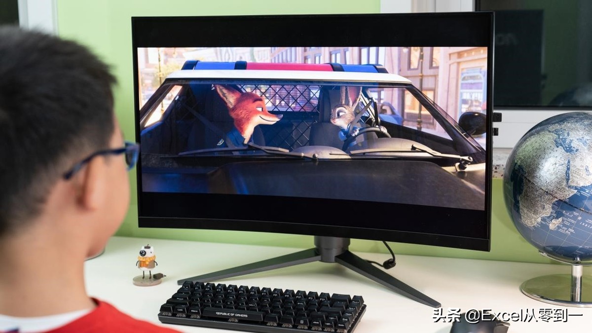 办公娱乐两不误，买曲面显示器送电脑，是时候升级下你的设备了