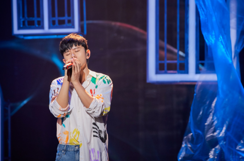 张杰入职211高校当老师，执教资格遭网友质疑，尴尬评论此起彼伏