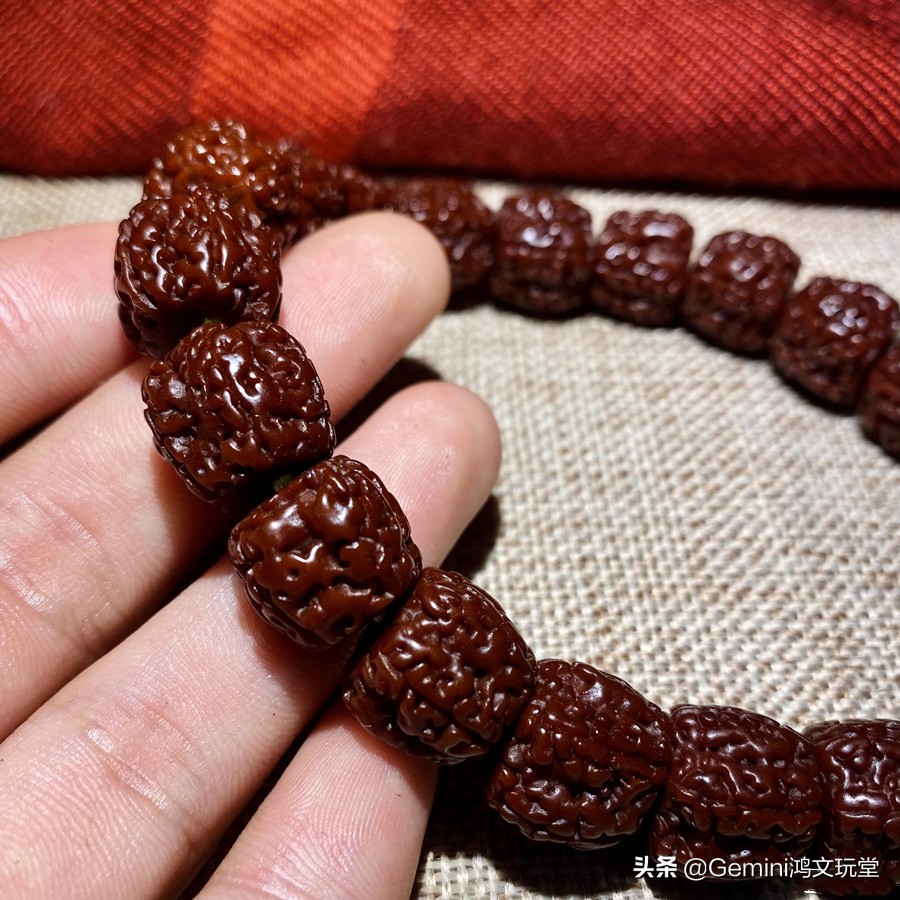 金刚菩提怎么盘玩才能包浆快？别信歪门邪道，稳走这3个步骤才行