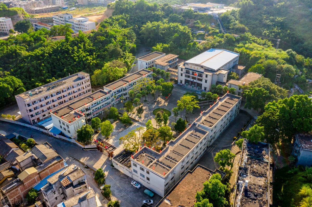 中考改革，不上普高就不能高考了吗？这3种方法也能帮助学生高考