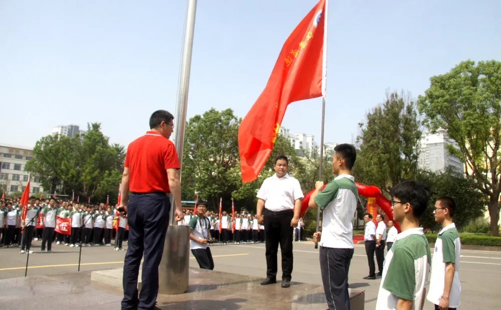 豪情满怀 出征必胜丨运河中学北校举行2021届高三高考壮行活动