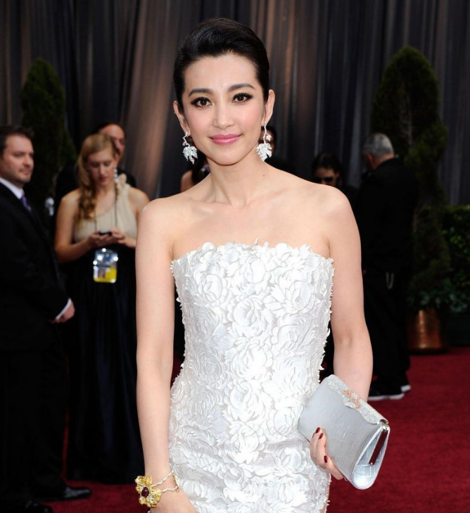 盘点娱乐圈当过老师的八位明星，有人当过小学老师，有人教过体育