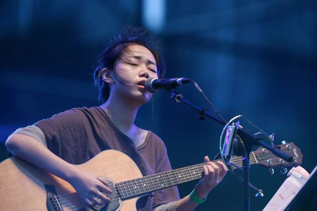 花粥唱的是民谣吗怎么评价歌手花粥 心情笔记