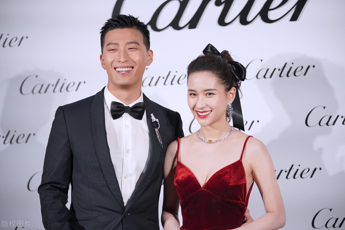 窦骁的富贵情史，与2位富家女擦肩而过后，靠魅力征服了赌王千金