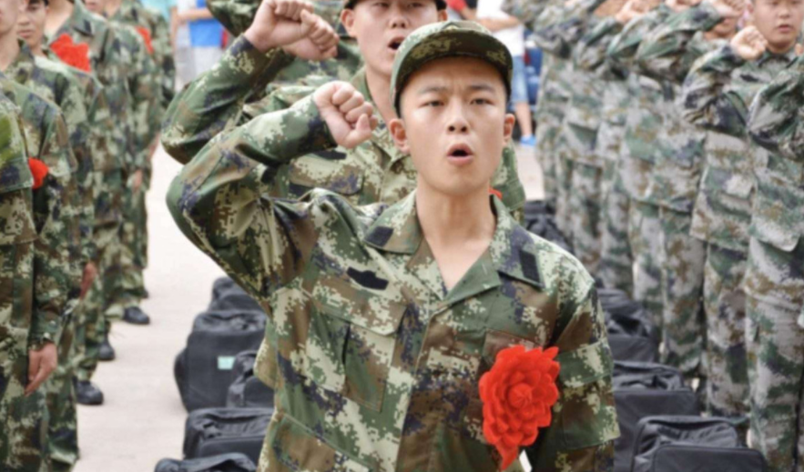 同样是参军入伍，在校生和毕业生之间的差距，差的不是一星半点