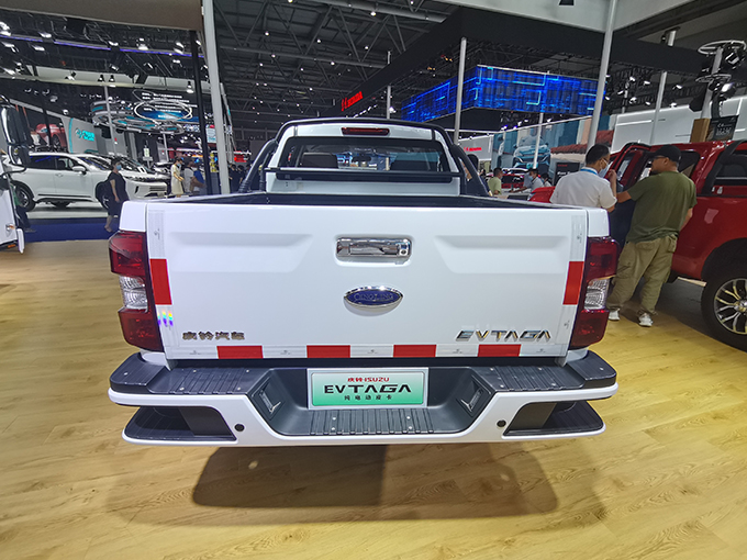 ����EV�￧Ƥ���������쳵չ����������﮵�أ�����375km