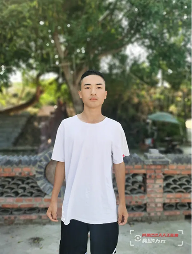阳光男孩高考超一本线106分，暑假全家都在打工：苦难使我成长