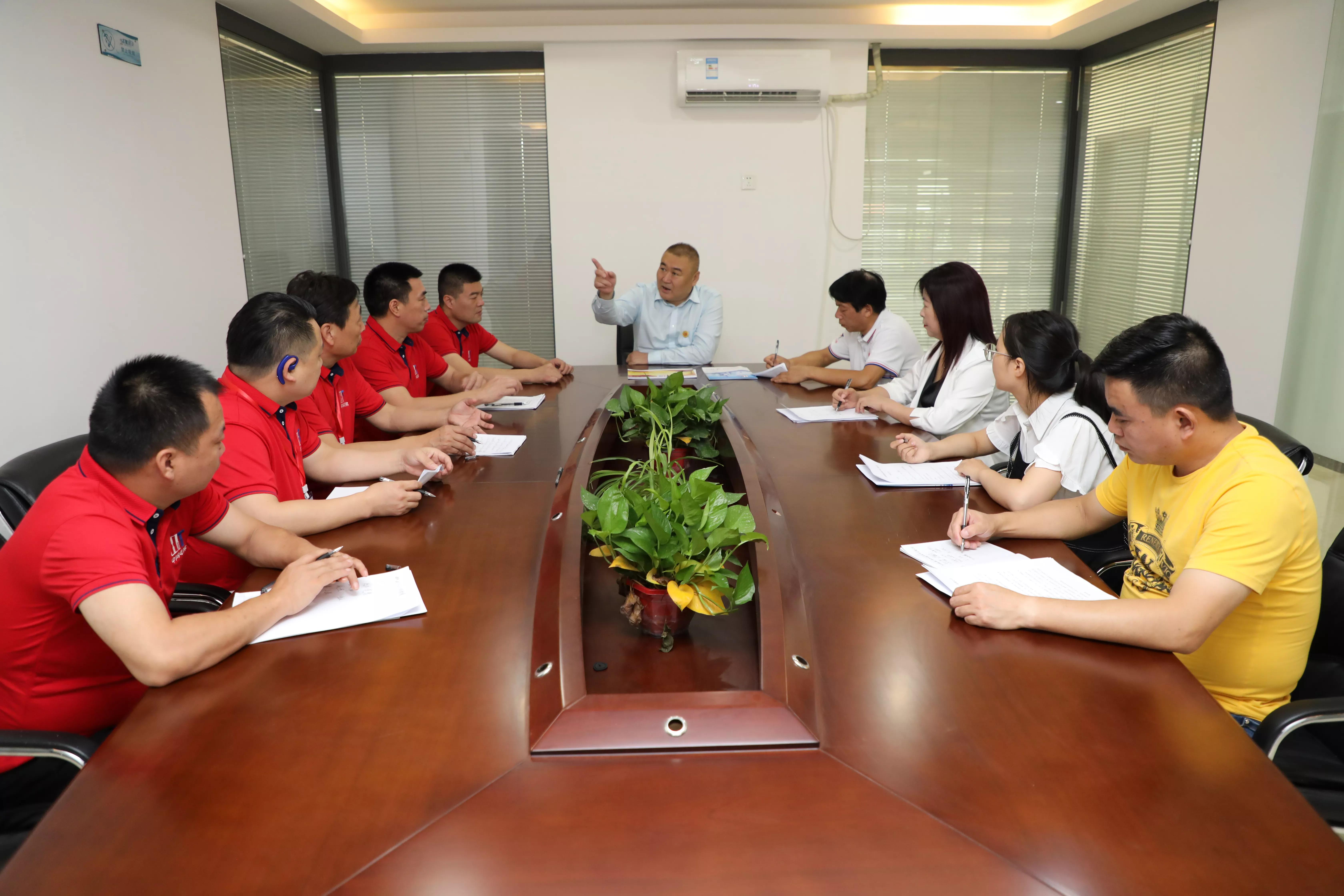 爱心使者 中鸿电梯董事长李志新先生到江西南昌公司检查指导工作