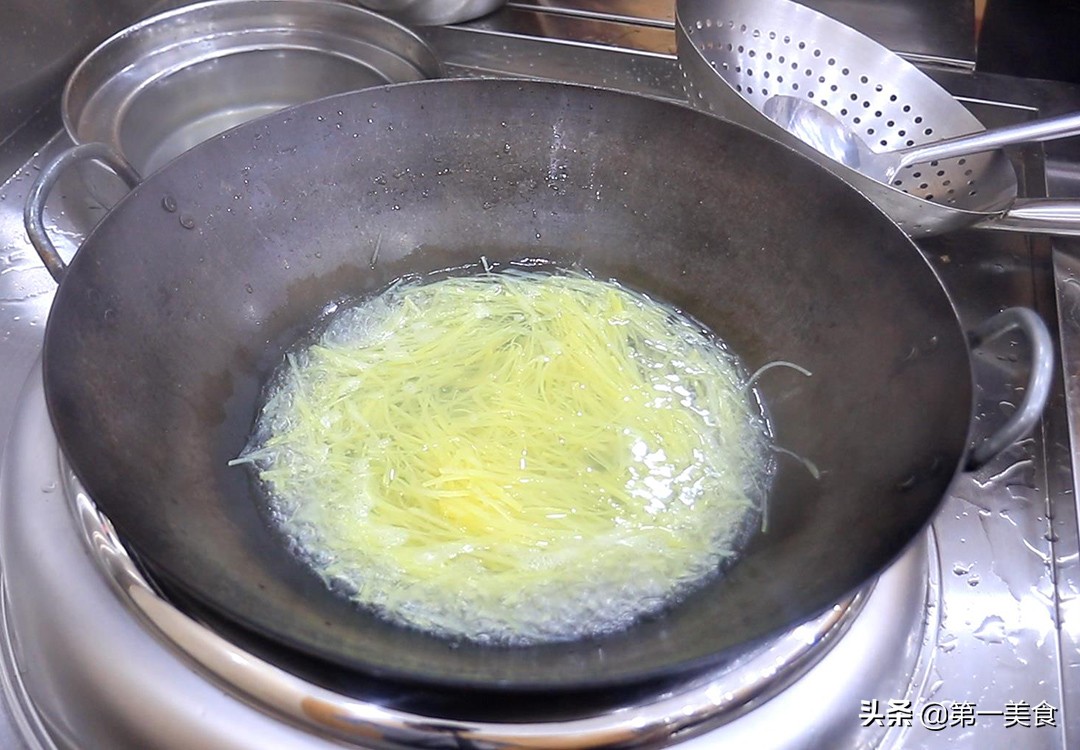 青椒土豆絲的做法,青椒土豆絲的做法步驟