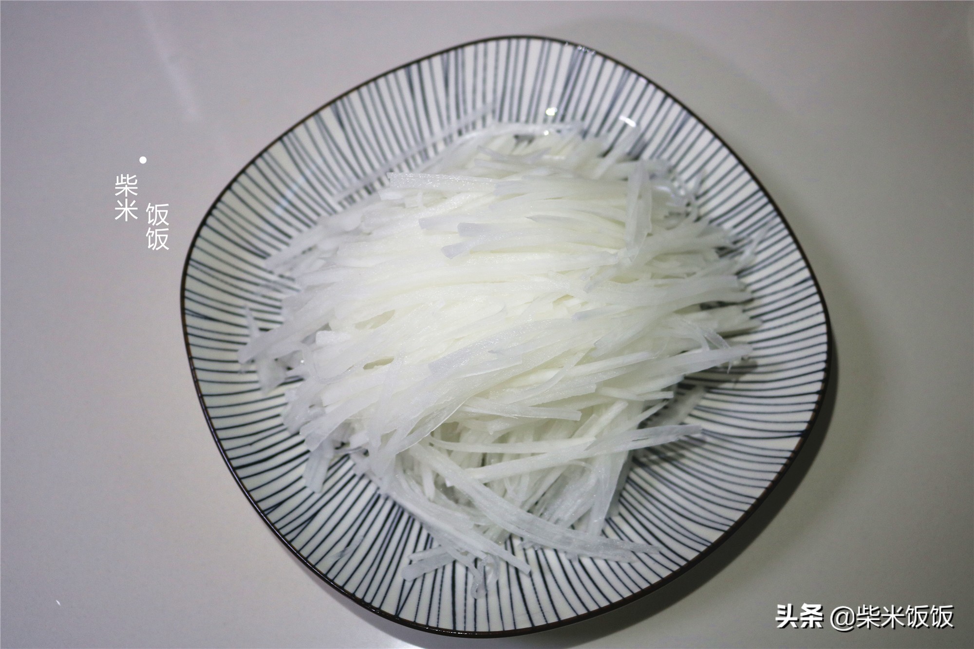 深秋十月，多喝这碗汤，3种食材搭配，营养补水，太鲜了