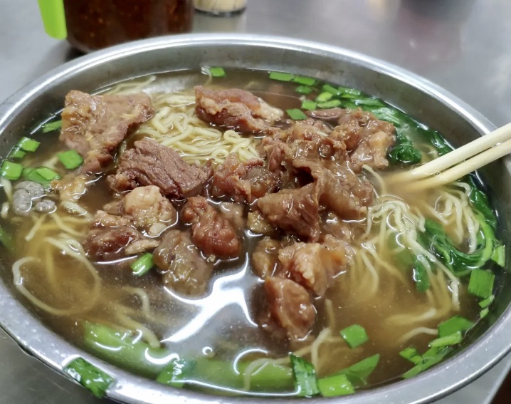 中山八路这家不起眼的粉面店，羊杂粉和牛三星征服嘴刁荔湾街坊