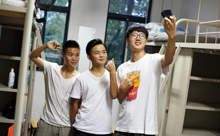 平顶山学院出现“神操作”，试行“男女混住”引争议：咋想的？