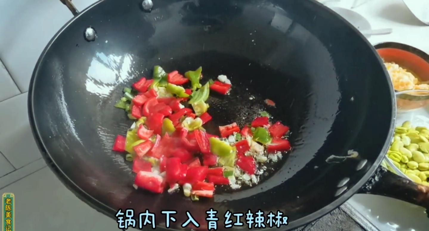 蚕豆米炒鸡蛋（三分钟教你营养鲜嫩的炒鸡蛋）