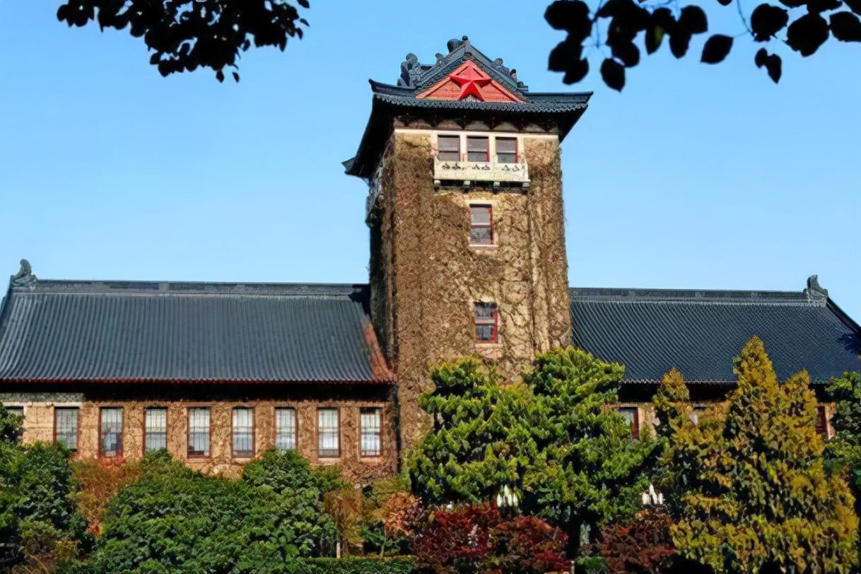 中国百强高校大洗牌，浙江大学排名略逊南京大学，中科大进步明显