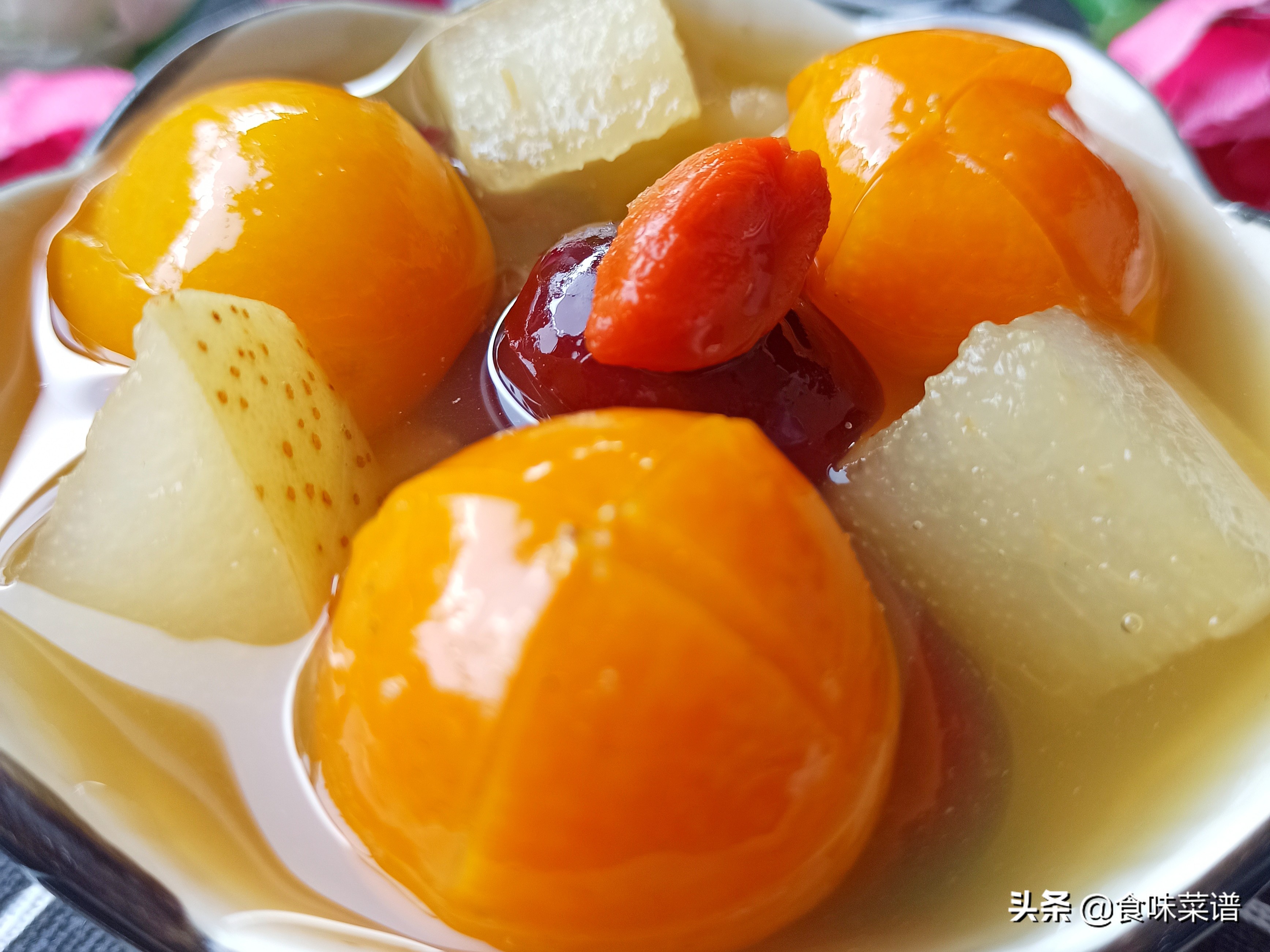 嗓子干痒不舒服，教你3款养生汤，润肺止咳很有效，成本才几块钱