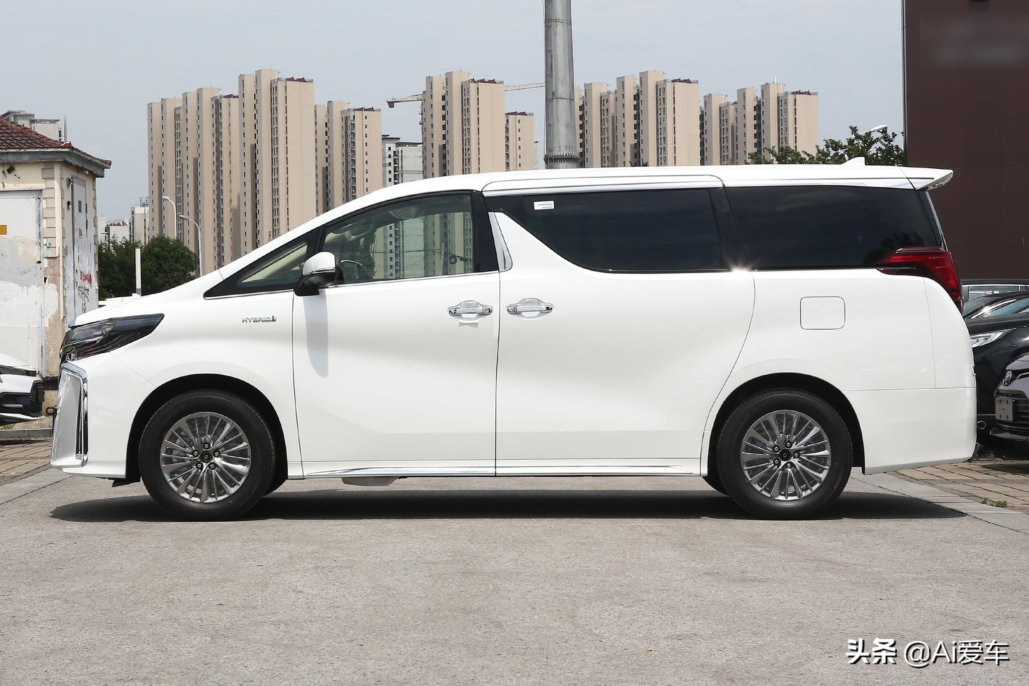 加价依旧排队买，顶级豪华大7座MPV，日系进口，带你看丰田埃尔法