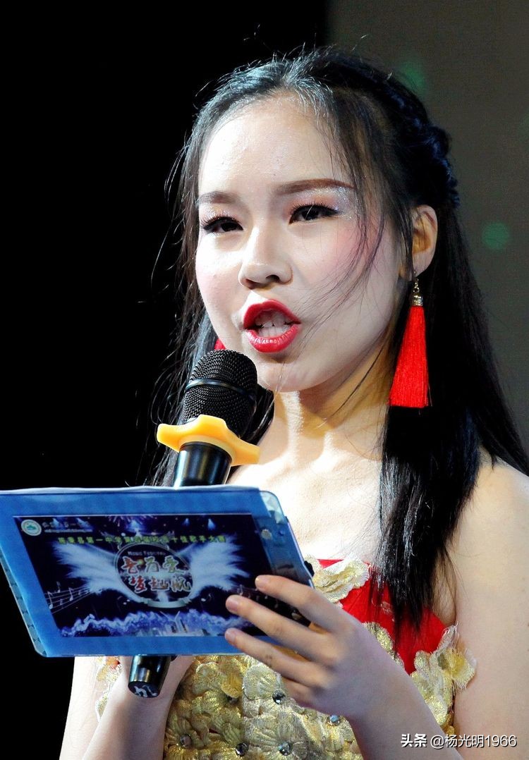 施秉一中：唱响青春   舞动人生