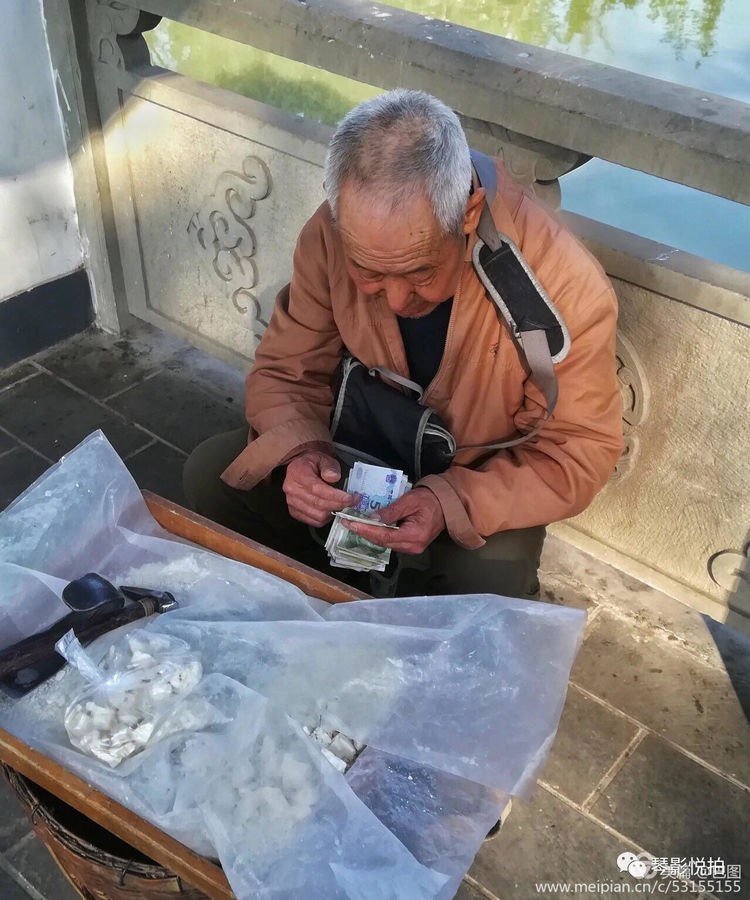 10月7日重阳节，十几首诗词100幅照片，致敬天下老年人