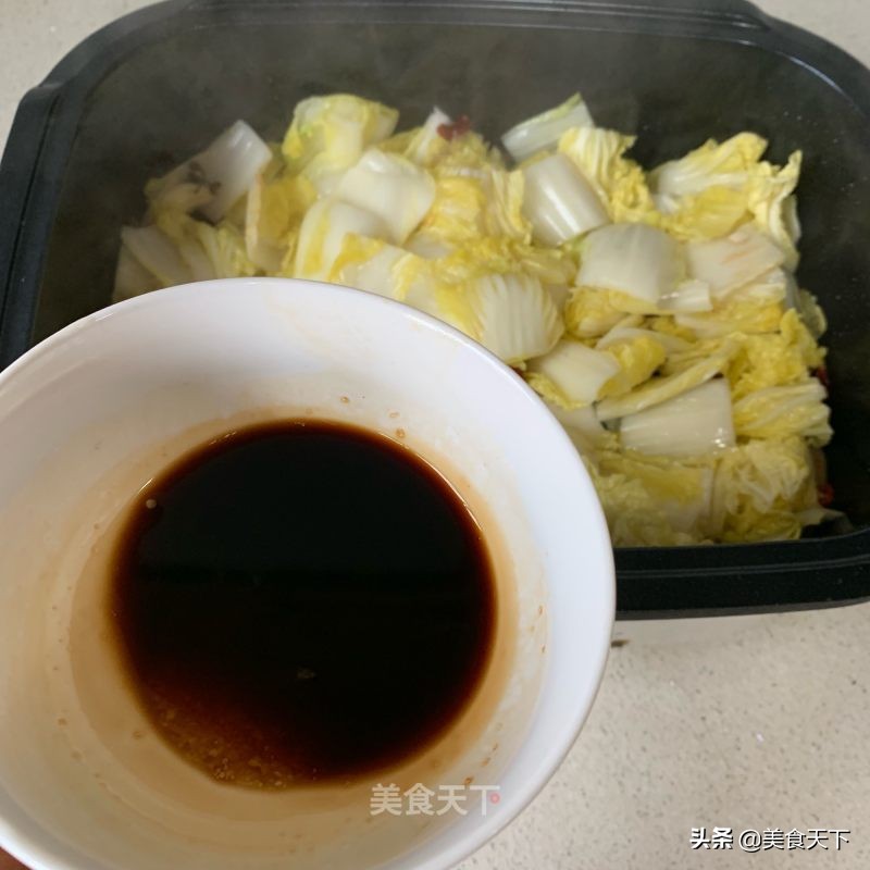 酸溜溜的味道，酸爽可口，开胃下饭，还帮油腻腻的肠胃减减负