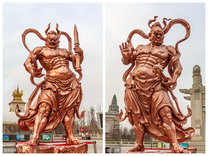 传说一个叫郑伦,能鼻哼白气制敌;一个叫陈奇,能口哈黄气擒将.