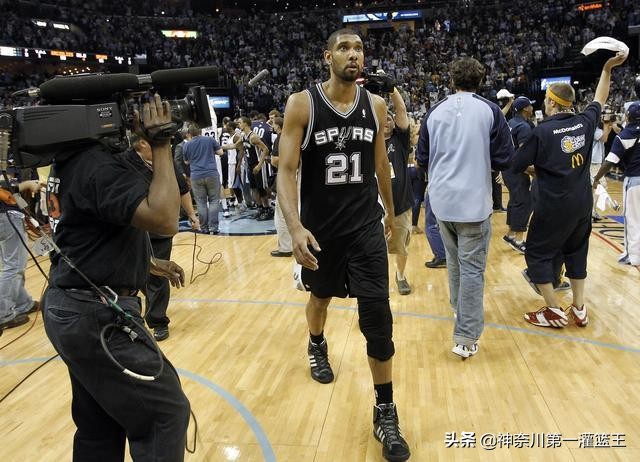 nba为什么那么多黑八(邓肯生涯唯一的黑点，当年61胜的马刺为何会被灰熊黑八？)