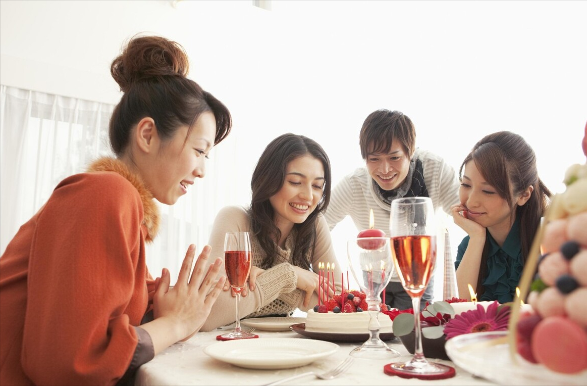 大学生应该加入学生会和社团吗？