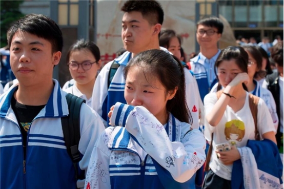 中等成绩的学生，高考想要考公立二本院校，各科需要拿到多少分？